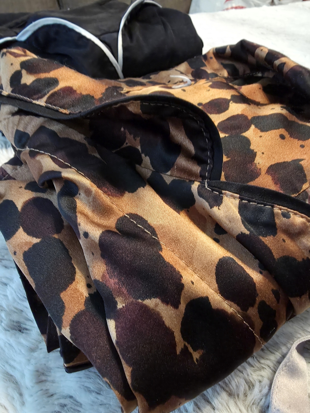 3 Sets Of Satin Pajamas - Black, Leopard, and Burgundy LARGE - Picture 5 of 6